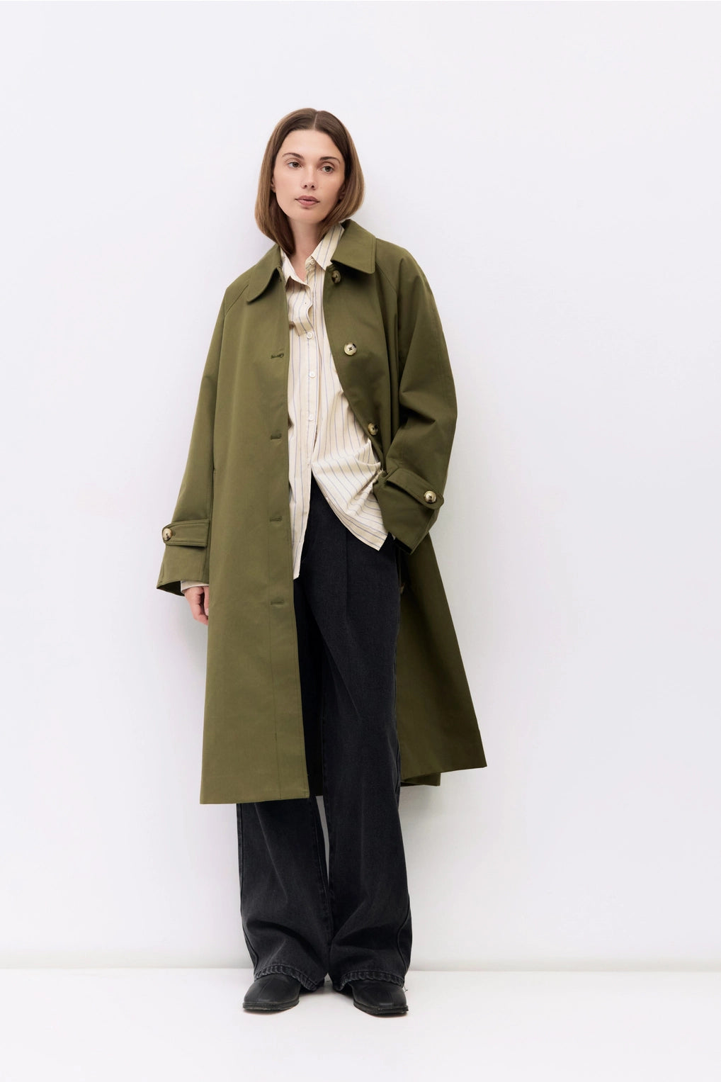 The Serena Trench | Desert Noir